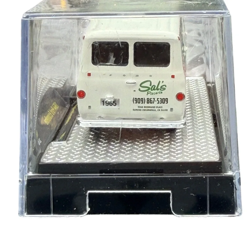 M2 Machines 1964 Ford Econoline Van Sals Pizzeria White 1:64 Diecast R91 Vintage